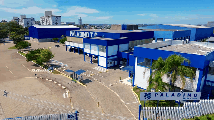 Paladino Tênis Clube em movimento